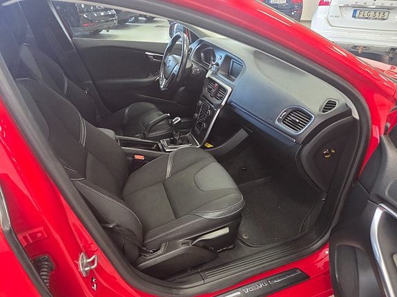 Volvo V40 11 of 20