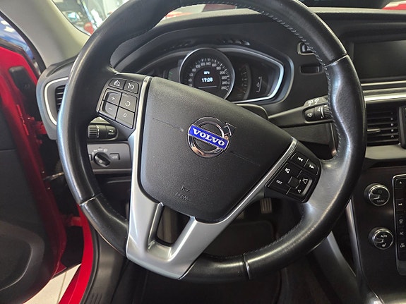 Volvo V40 17 of 20