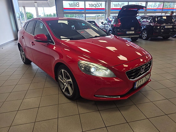 Volvo V40 12 of 20