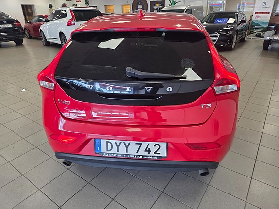 Volvo V40 6 of 20