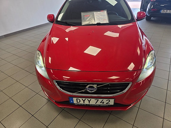 Volvo V40 13 of 20