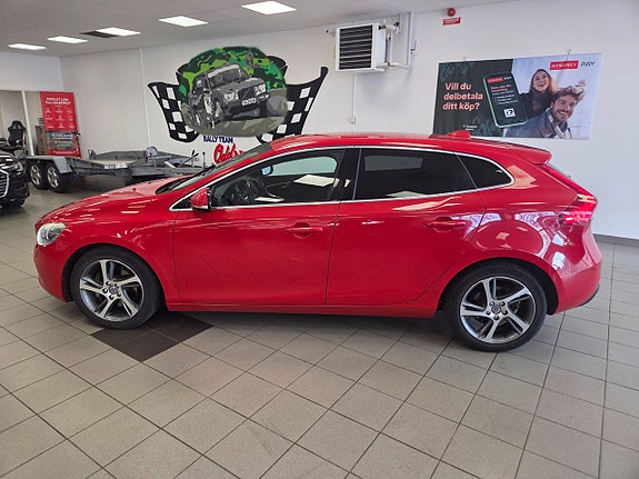 Volvo V40 3 of 20