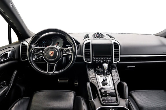 Porsche Cayenne S 22 of 29