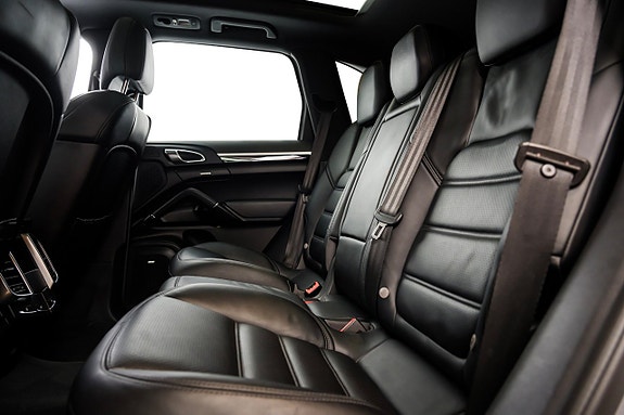 Porsche Cayenne S 29 of 29