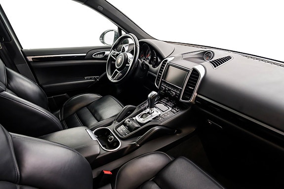 Porsche Cayenne S 23 of 29