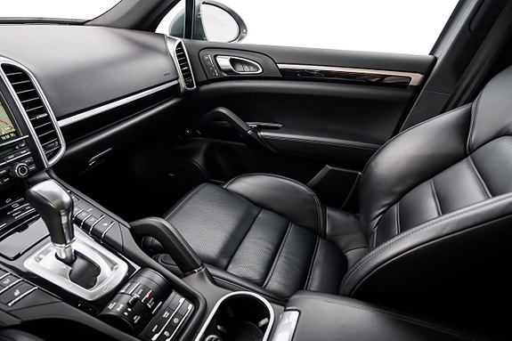 Porsche Cayenne S 20 of 29