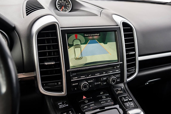 Porsche Cayenne S 16 of 29