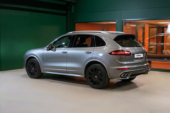 Porsche Cayenne S 3 of 29