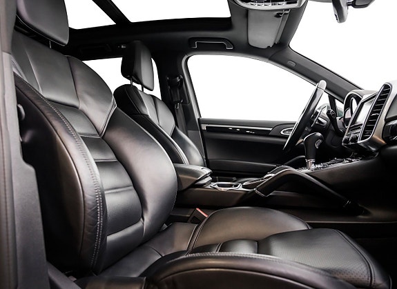 Porsche Cayenne S 26 of 29