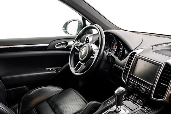 Porsche Cayenne S 24 of 29