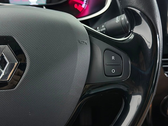 Renault Clio 17 of 28