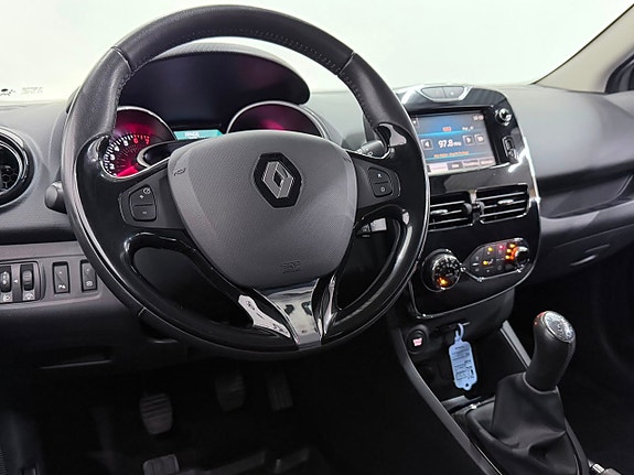 Renault Clio 28 of 28