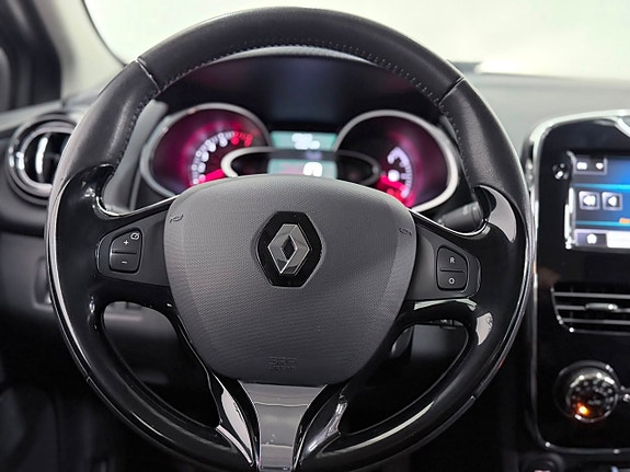 Renault Clio 15 of 28