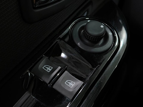 Renault Clio 27 of 28