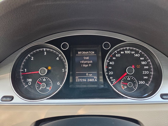 Volkswagen Passat Alltrack 18 of 22