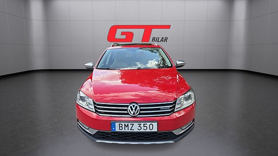 Volkswagen Passat Alltrack 2 of 22