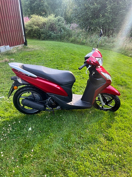 Honda Vision 2 of 8