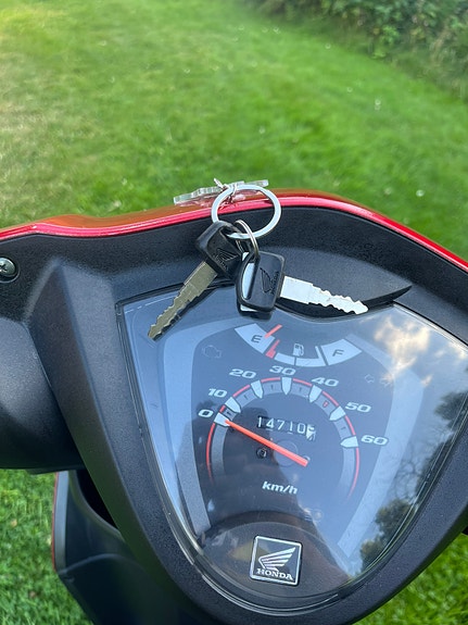 Honda Vision 7 of 8