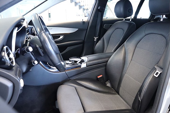Mercedes-Benz C220 11 of 14