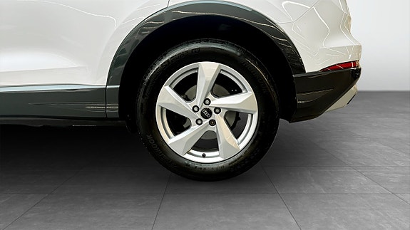 Audi Q3 6 of 17