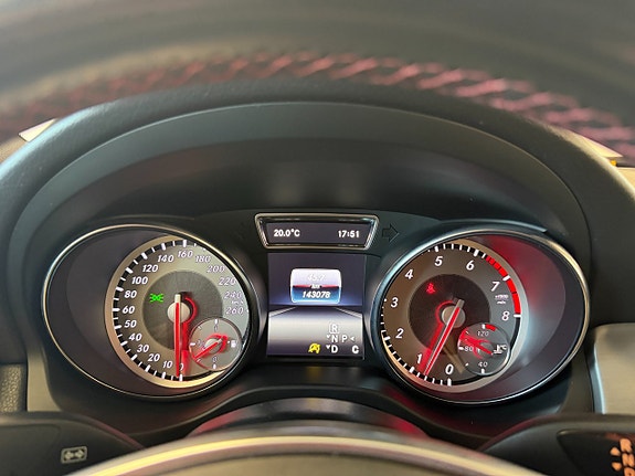 Mercedes-Benz CLA200 3 of 17