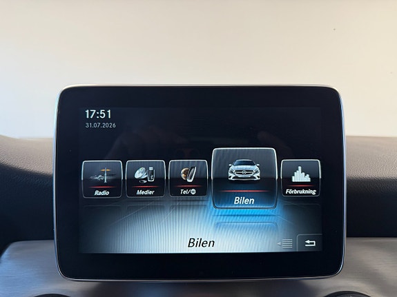 Mercedes-Benz CLA200 11 of 17