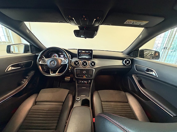 Mercedes-Benz CLA200 2 of 17