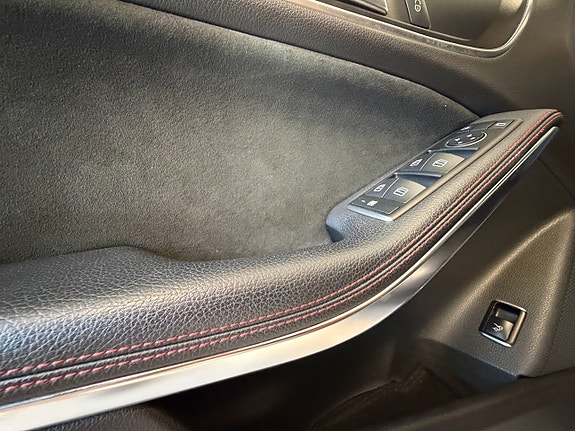 Mercedes-Benz CLA200 15 of 17