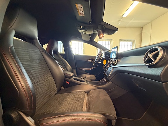 Mercedes-Benz CLA200 16 of 17