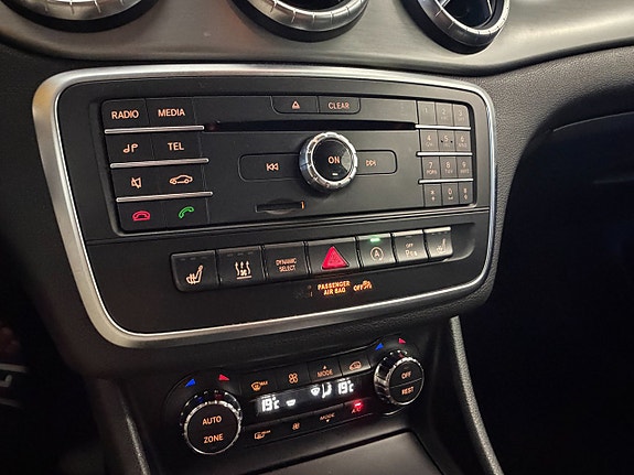 Mercedes-Benz CLA200 7 of 17