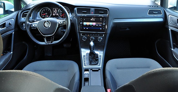 Volkswagen Golf VII 8 of 15