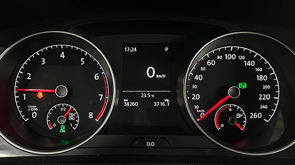 Volkswagen Golf VII 9 of 15