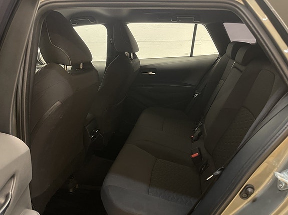 Toyota Corolla 8 of 25