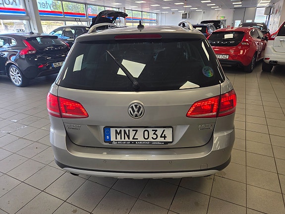 Volkswagen Passat Alltrack 6 of 25