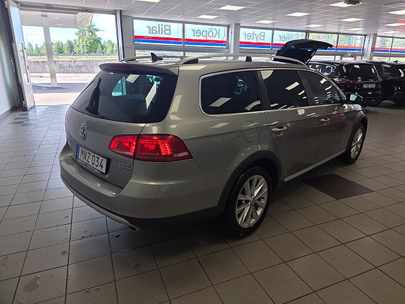 Volkswagen Passat Alltrack 10 of 25