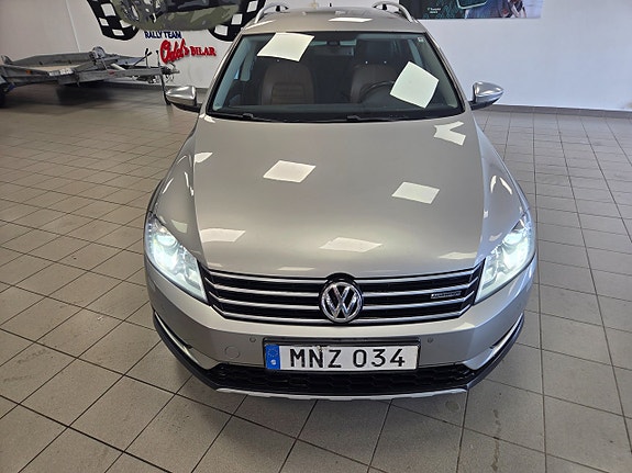 Volkswagen Passat Alltrack 15 of 25