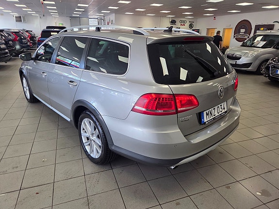 Volkswagen Passat Alltrack 5 of 25