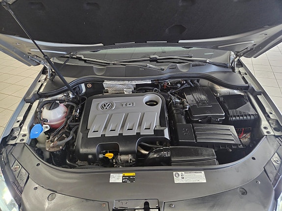 Volkswagen Passat Alltrack 16 of 25