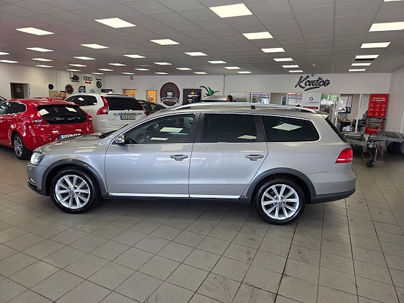 Volkswagen Passat Alltrack 3 of 25