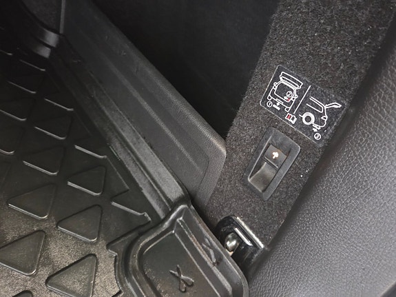 Volkswagen Passat Alltrack 8 of 25