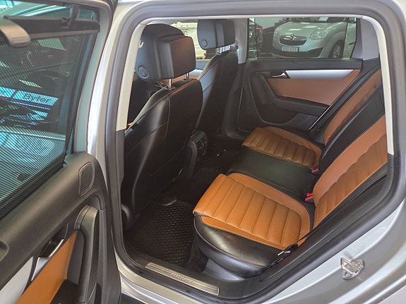 Volkswagen Passat Alltrack 4 of 25