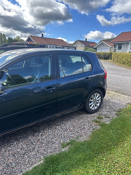 Volkswagen Golf V 4 of 7