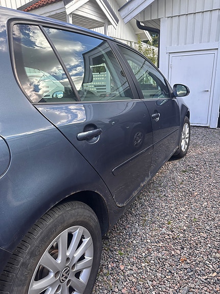 Volkswagen Golf V 5 of 7