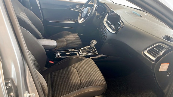 Kia Ceed 3 of 9