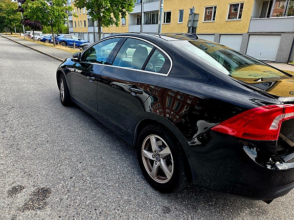Volvo S60 3 of 6