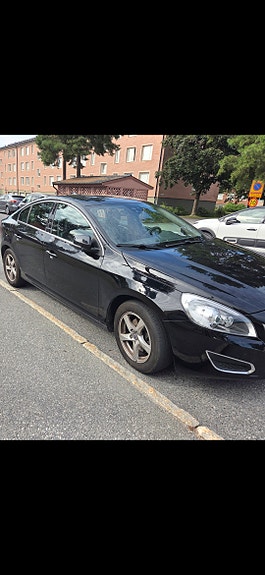 Volvo S60 2 of 6
