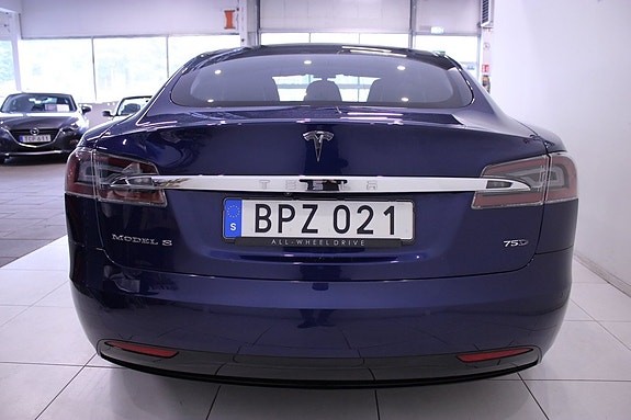 Tesla Model S 29 of 30