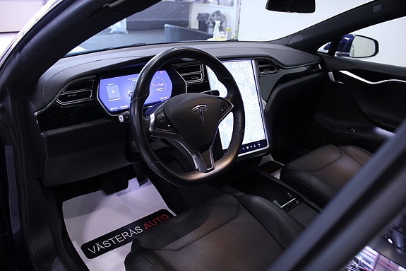 Tesla Model S 11 of 30