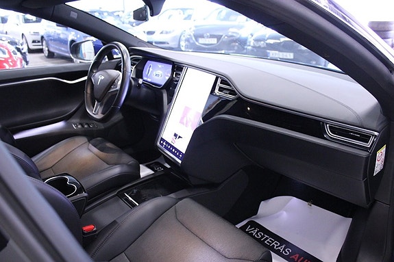 Tesla Model S 15 of 30