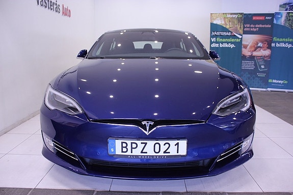Tesla Model S 28 of 30